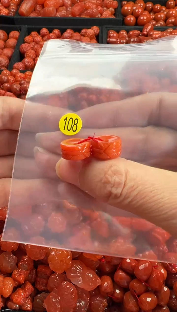 颈饰未镶嵌南红玛瑙1