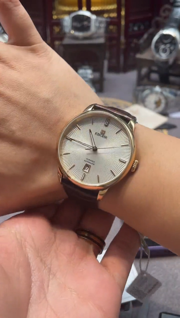 孤品闪电购手表一只