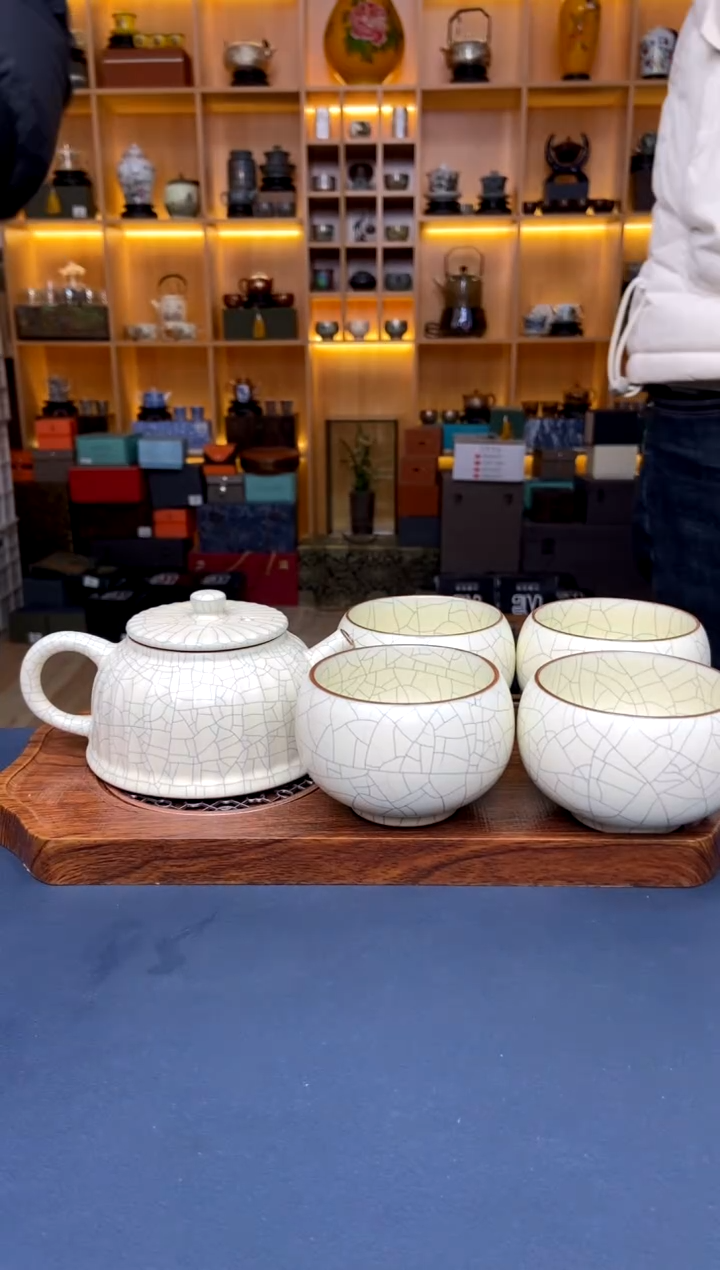 【闪购商品】撤柜高货，价格随便开@@ZH2103