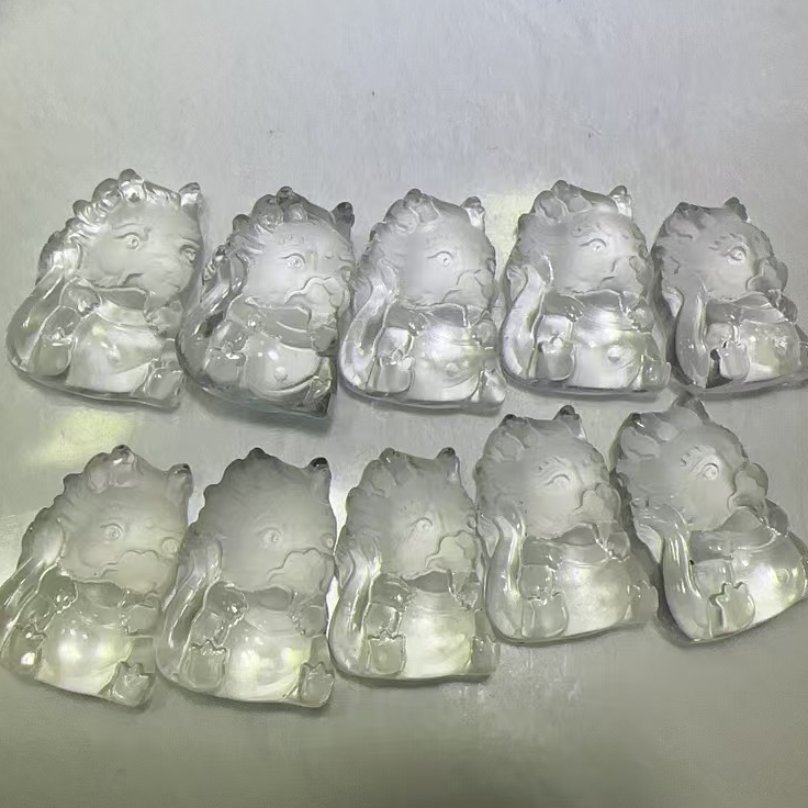 天然白水晶小龙人抱钱袋　　拍单随机发货