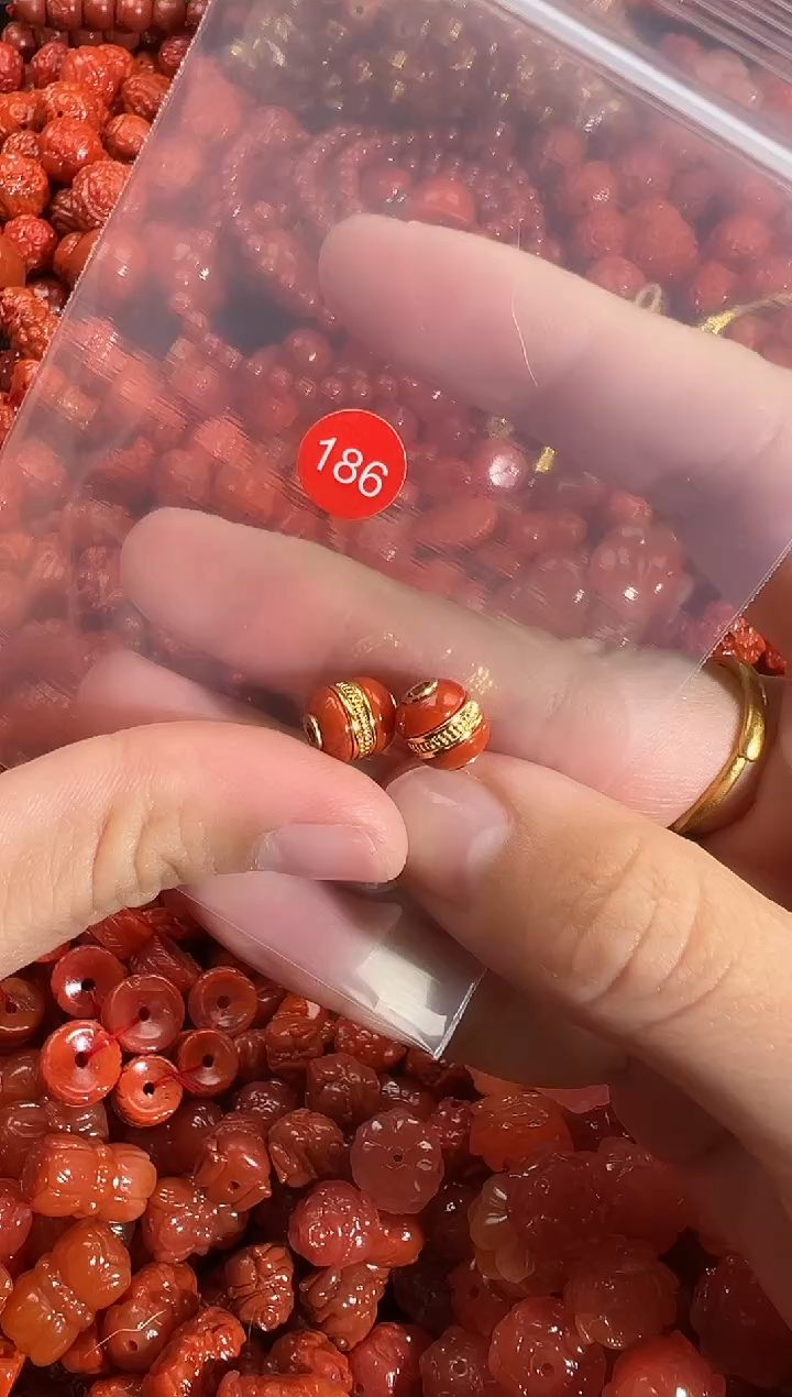 颈饰未镶嵌南红玛瑙1