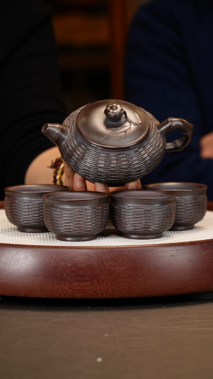 【闪购商品】紫砂茶壶【鲍宜明】古乌泥 竹编竹节壶 240cc