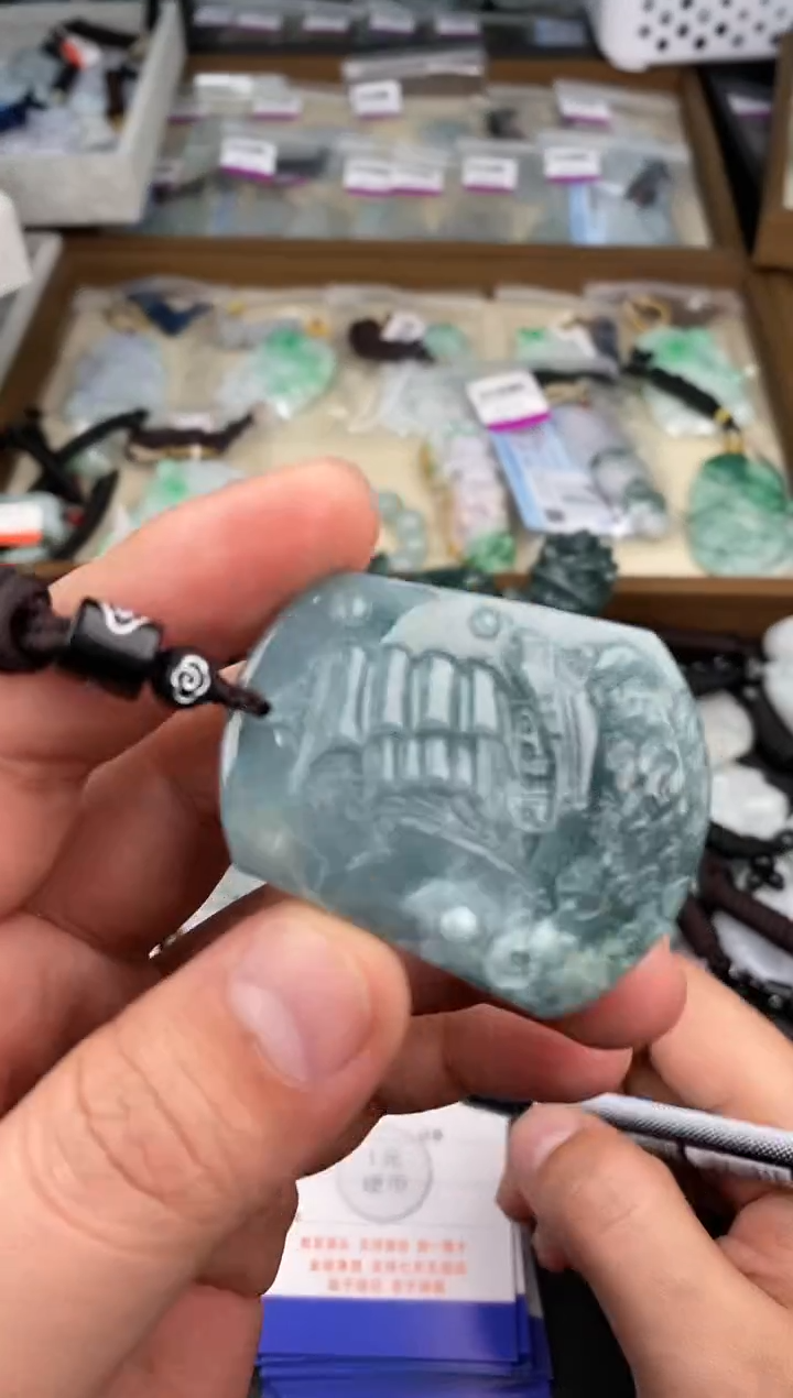 【闪购商品】翡翠颈饰未镶嵌  天然翡翠，一物一图