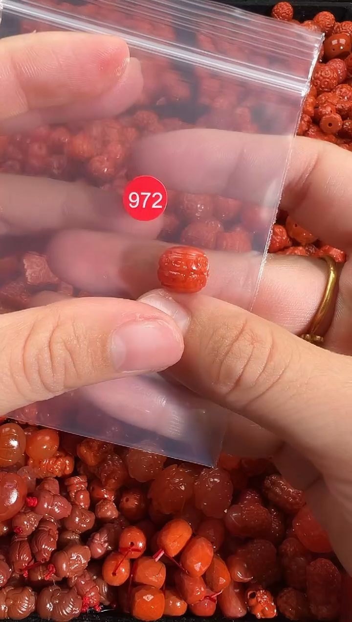 颈饰未镶嵌南红玛瑙1