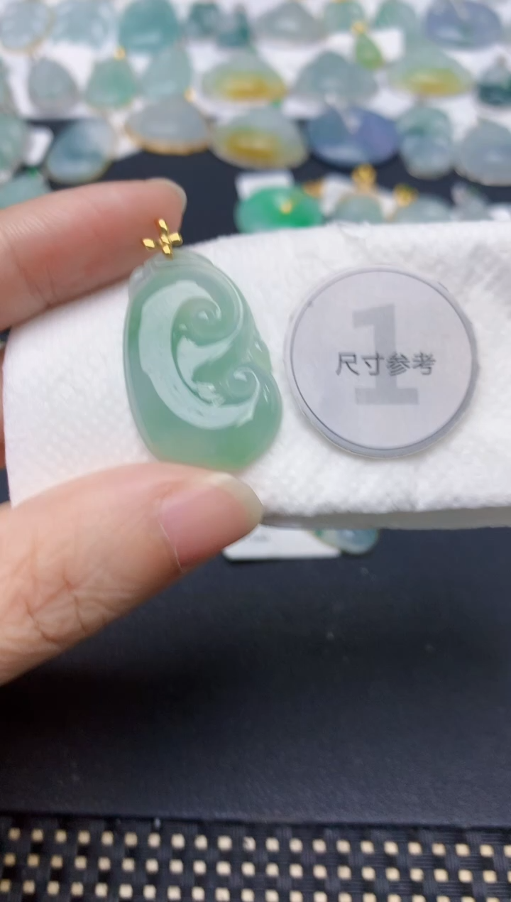 颈饰18K金镶嵌翡翠天然缅甸A货翡翠