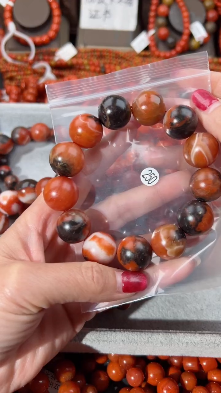 【闪购商品】南红玛瑙手串未镶嵌18