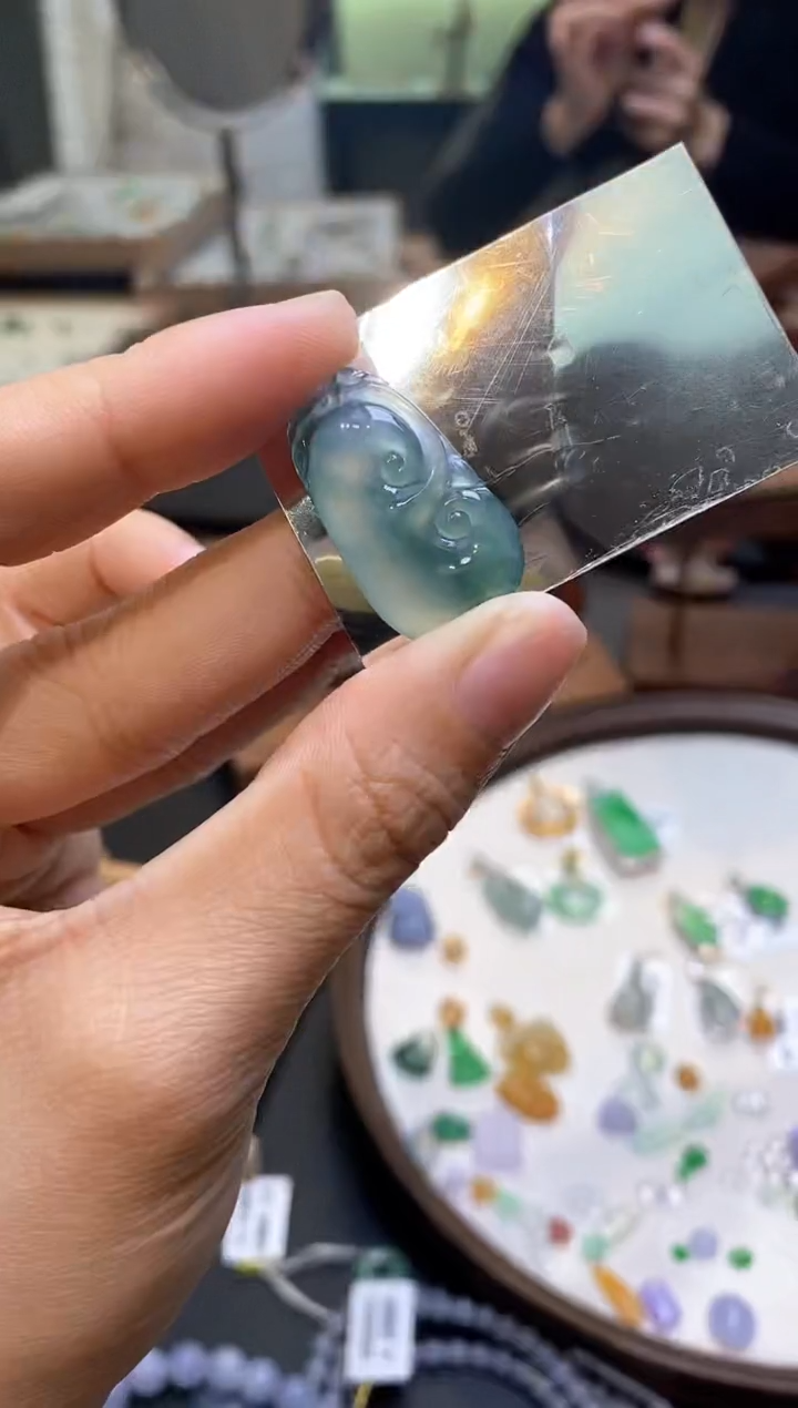 【闪购商品】翡翠未镶嵌颈饰如意