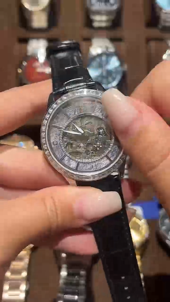 精钢孤品闪电购手表一个