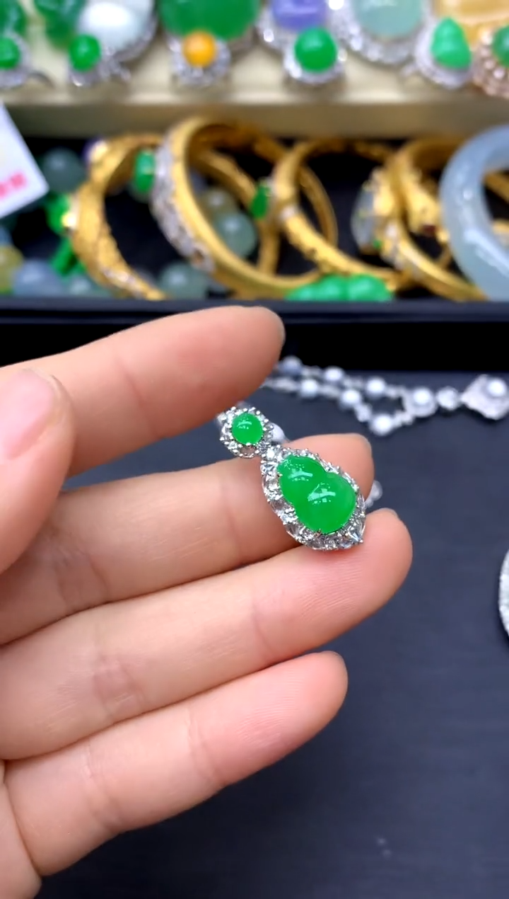 颈饰18K金镶嵌翡翠542-中国好珍宝