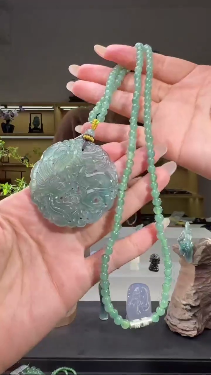 吊坠(赠链)未镶嵌翡翠吊坠（多样性发其一）