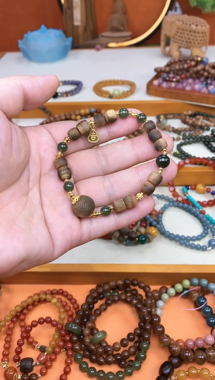 【闪购商品】檀香木手串未镶嵌单圈莺歌绿香香手串