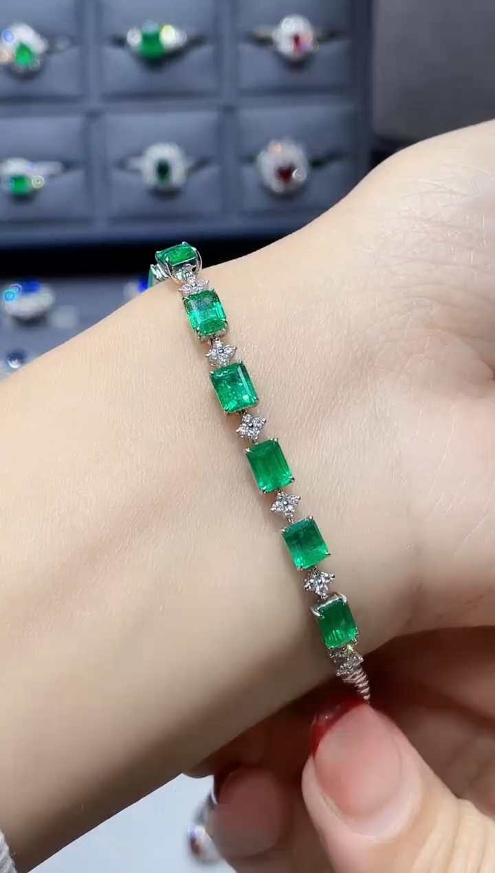 【闪购商品】祖母绿手链18K金镶嵌4.38克拉