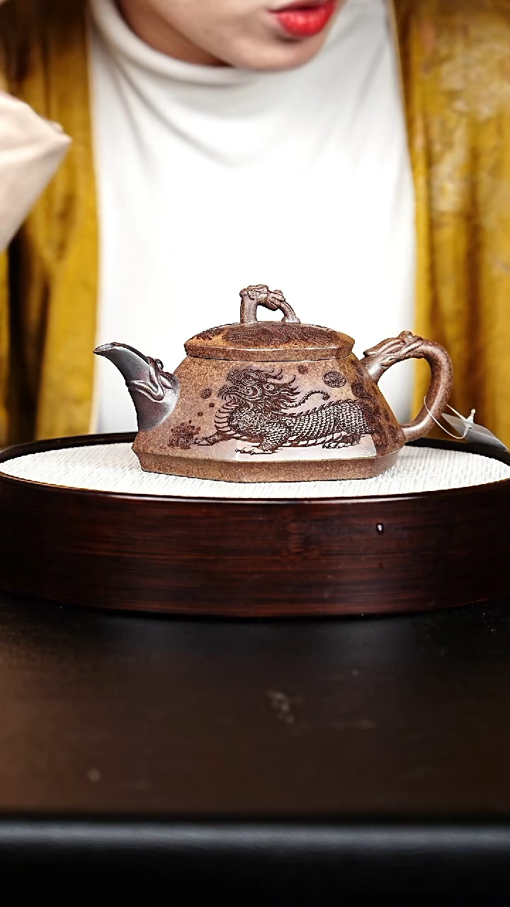 茶壶紫砂六方龙韵 虎皮金砂