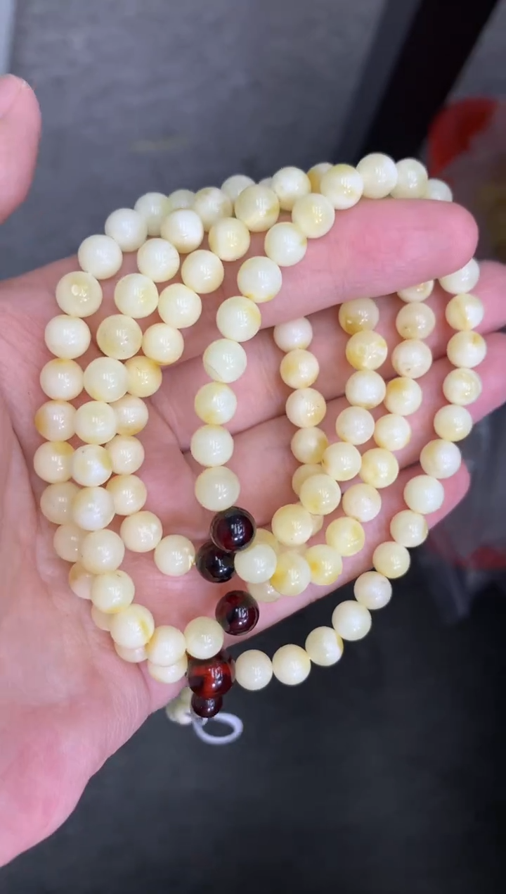 蜜蜡未镶嵌珠宝奇石138