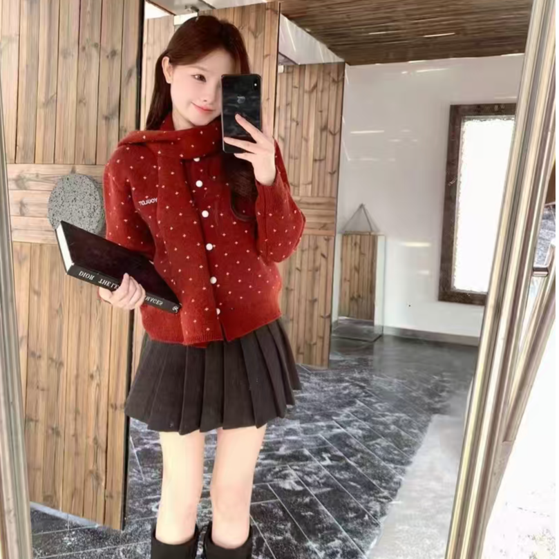 【围巾赠送】氛围感红色两件套带围巾毛衣开衫女秋冬慵懒风针织外套