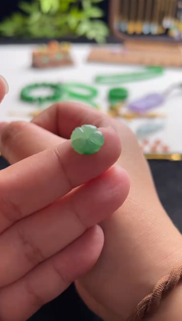 【闪购商品】翡翠裸石未镶嵌480花