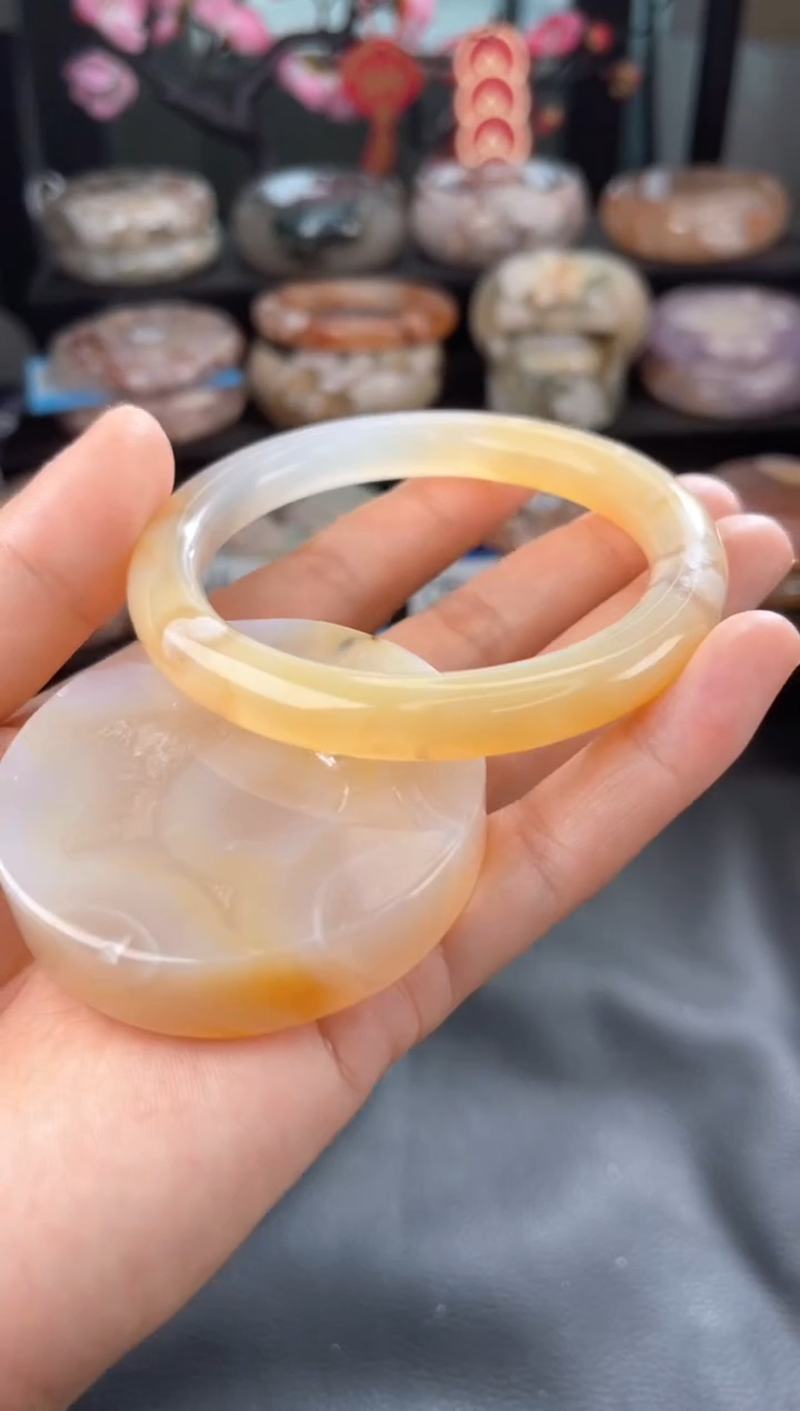 【闪购商品】石英质玉手镯未镶嵌61