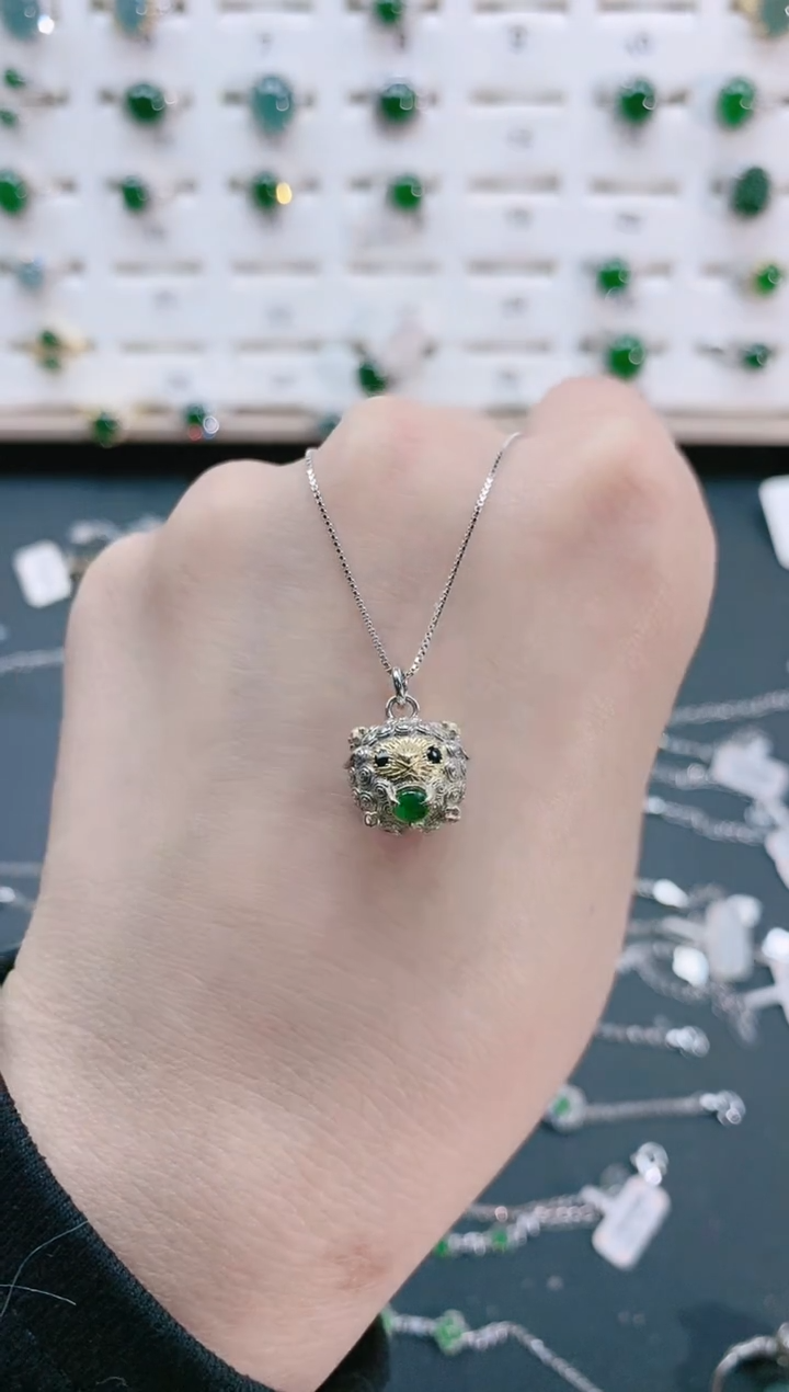 【闪购商品】翡翠颈饰银S925镶嵌天然翡翠