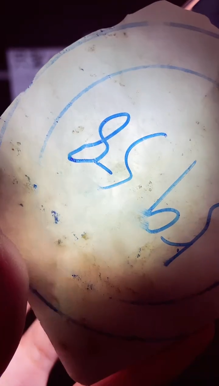 翡翠手镯未镶嵌翡翠