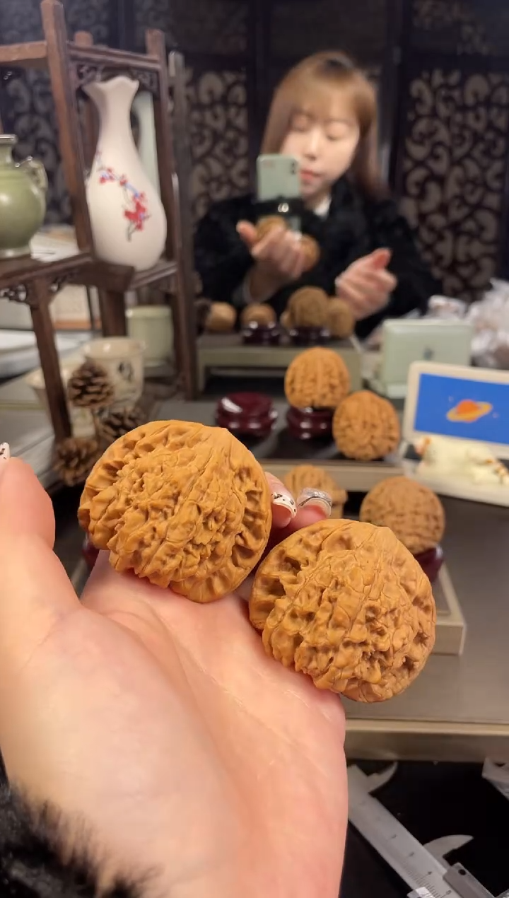 【闪购商品】文玩核桃把件官帽52尺-38
