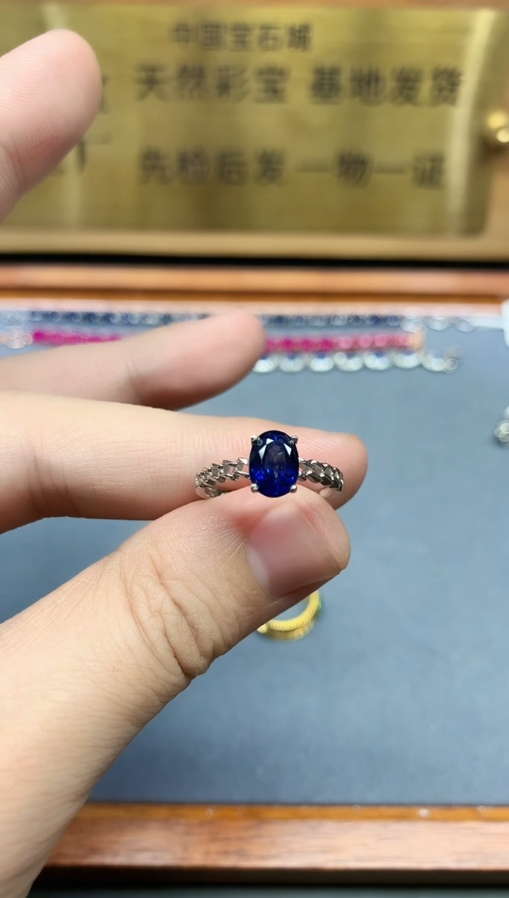 【闪购商品】蓝宝石戒指银S925镶嵌........