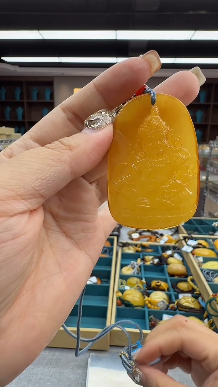 琥珀颈饰未镶嵌308秒拍号 假一罚三 