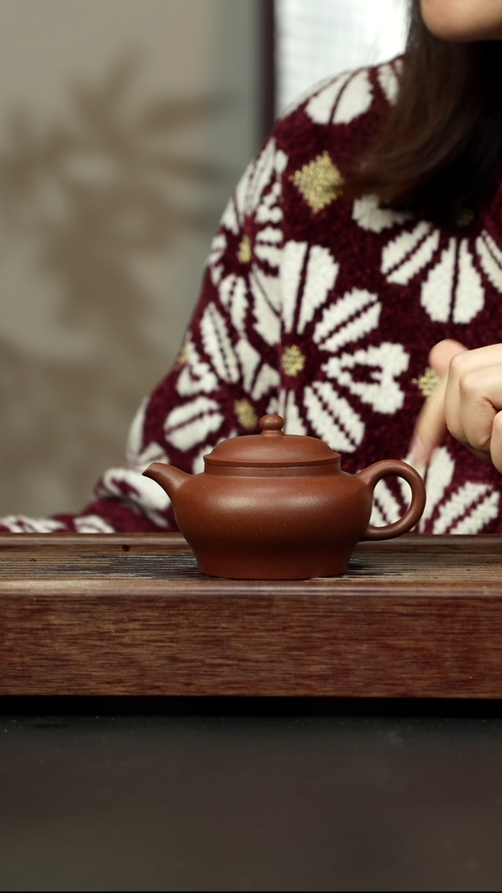 紫砂茶壶红降坡 高潘