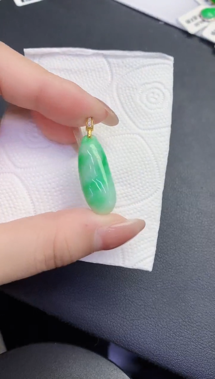 颈饰未镶嵌翡翠缅甸天然翡翠A货