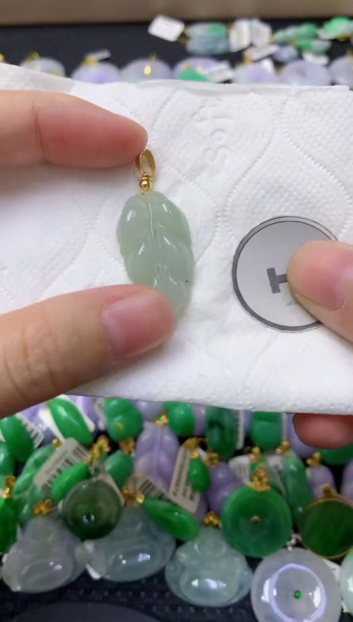 颈饰未镶嵌翡翠天然缅甸翡翠A货