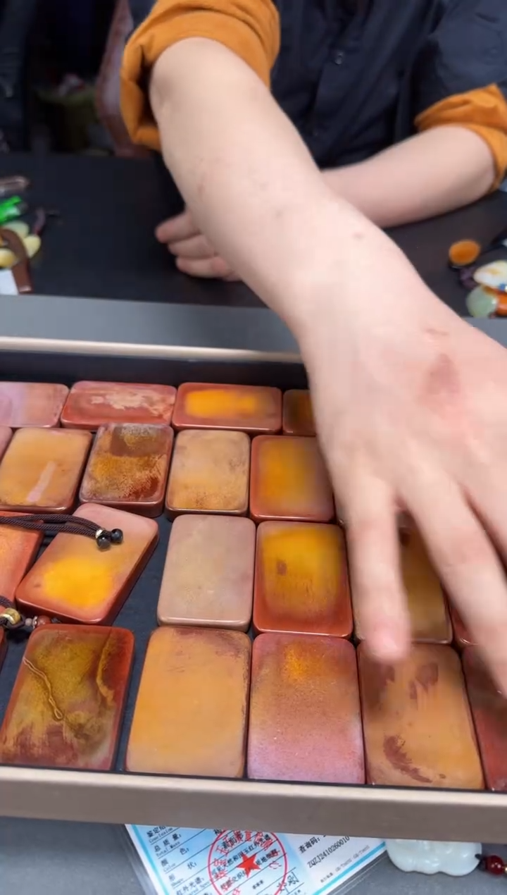 【闪购商品】和田玉颈饰未镶嵌40x60mm老玉拍一发一多样性发货