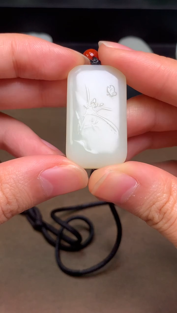 颈饰未镶嵌和田玉18