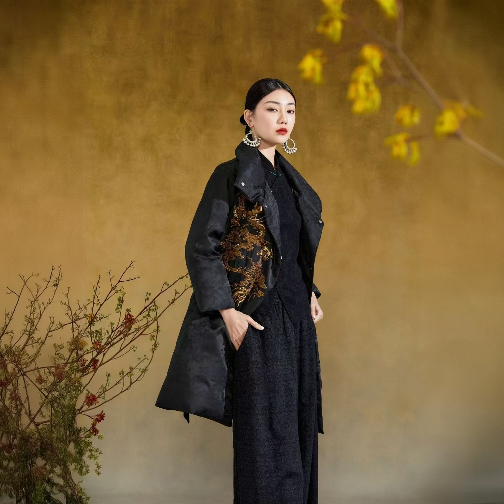 晒家香云纱轻奢时尚显瘦气质鹅绒服