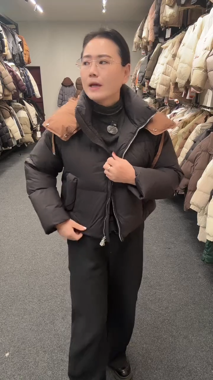 艾雨衣尚羽绒外套