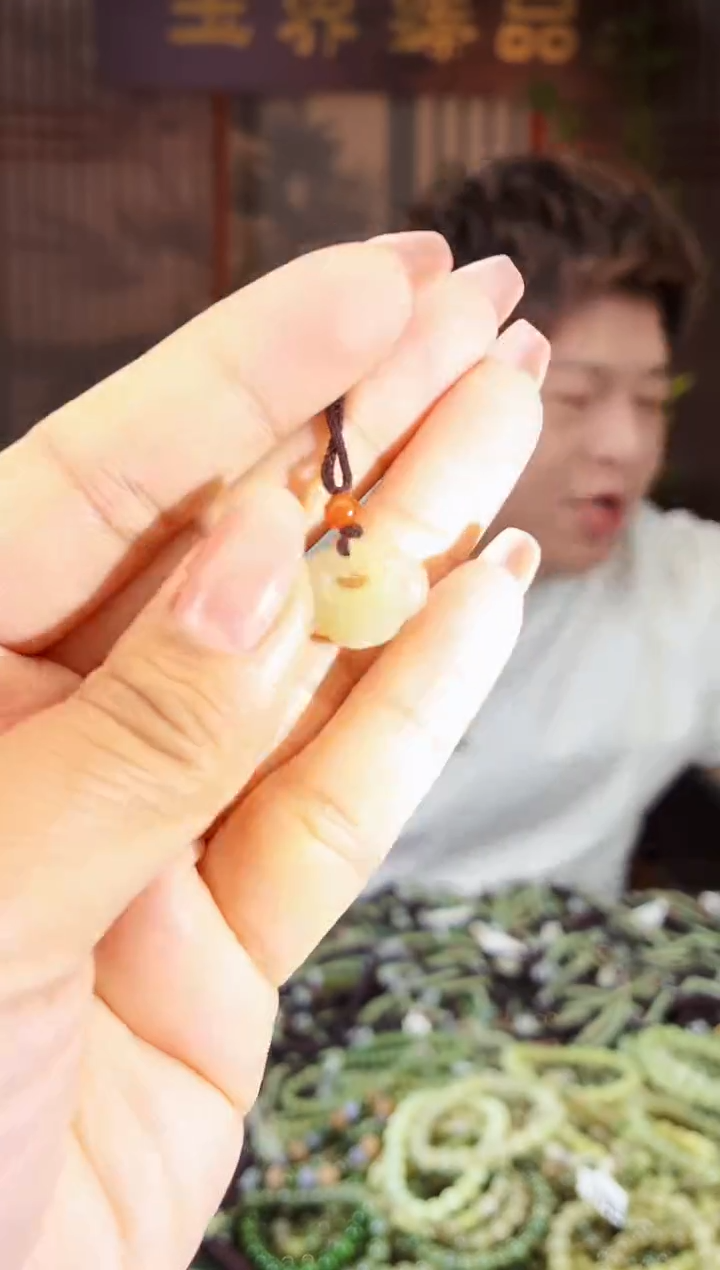 和田玉未镶嵌颈饰拍一发一