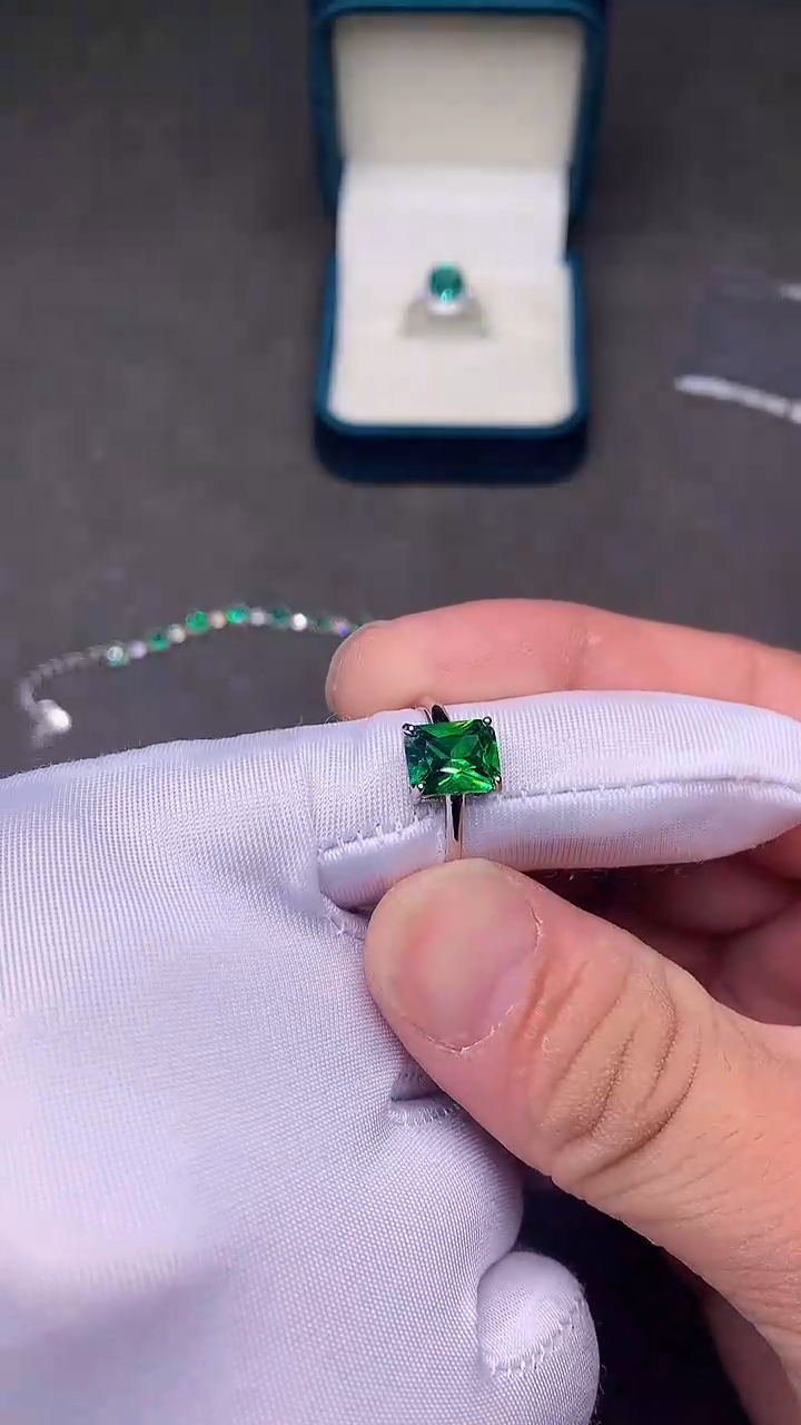 【闪购商品】透辉石戒指银S925镶嵌······