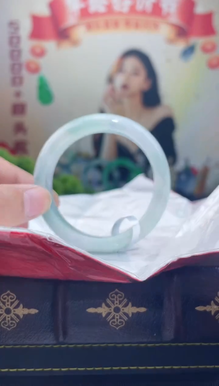 【闪购商品】翡翠手镯（贵妃镯）未镶嵌15手镯