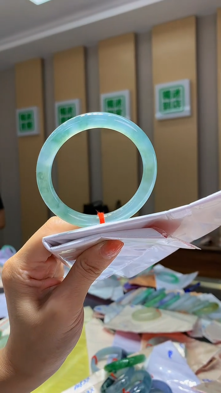 未镶嵌手镯翡翠-Q188 圈口53.4