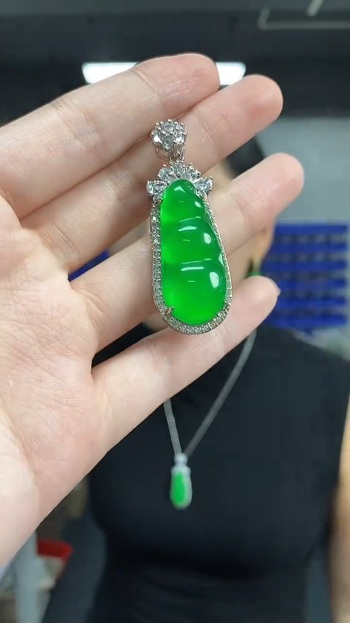 颈饰未镶嵌翡翠多样性发其一颜色微差