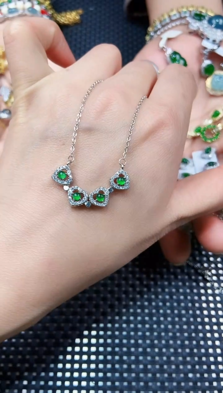 【闪购商品】翡翠颈饰未镶嵌11111111111