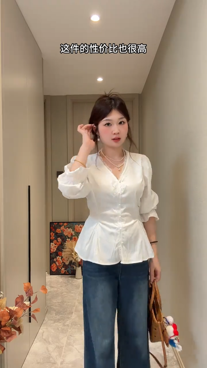 2025秋季新款大码气质法式蕾丝拼接长袖设计感衬衫女显瘦上衣