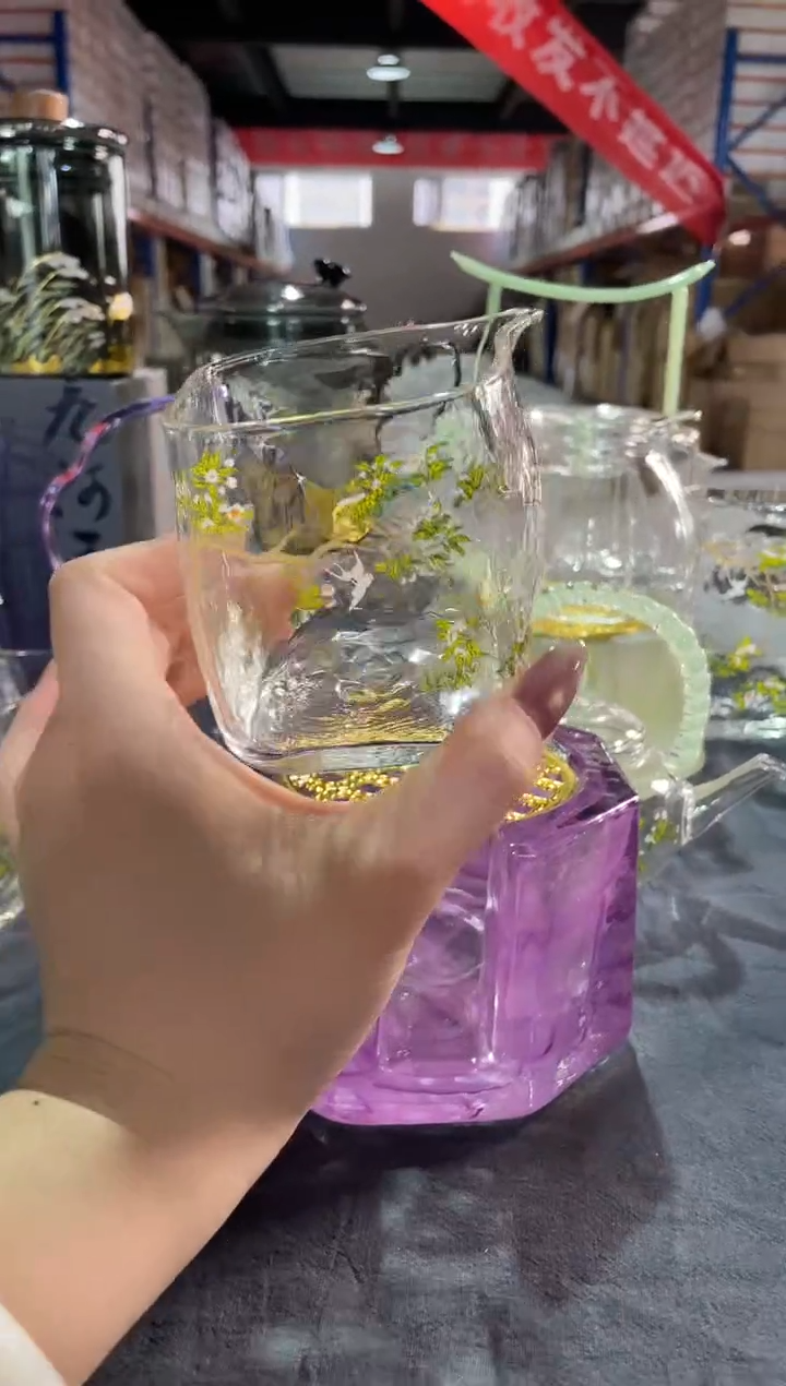 玻璃手工艺品遇器梨花白燕四方公杯