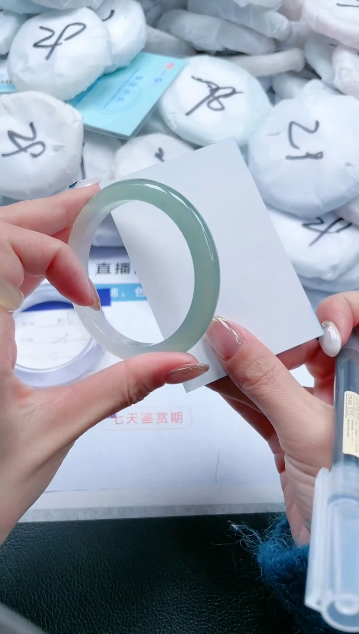 【闪购商品】石英质玉手镯未镶嵌 25J105-55