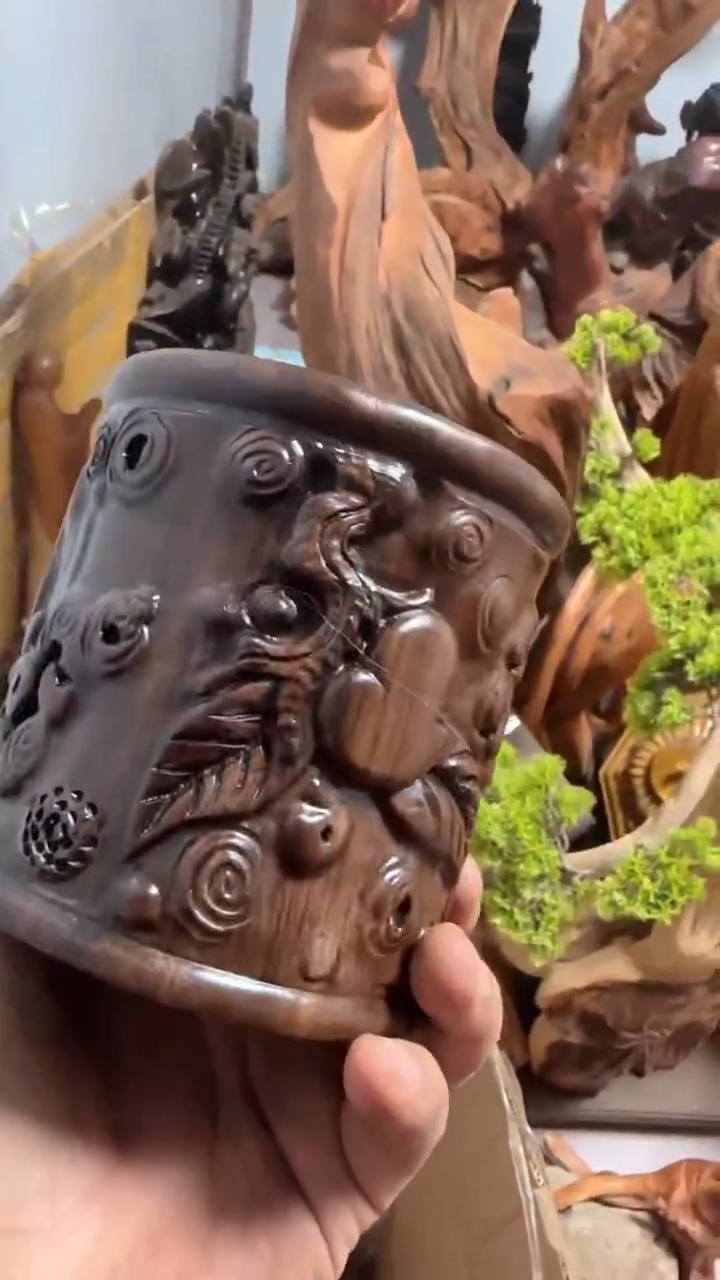 【闪购商品】花梨木类木雕工艺品8888888