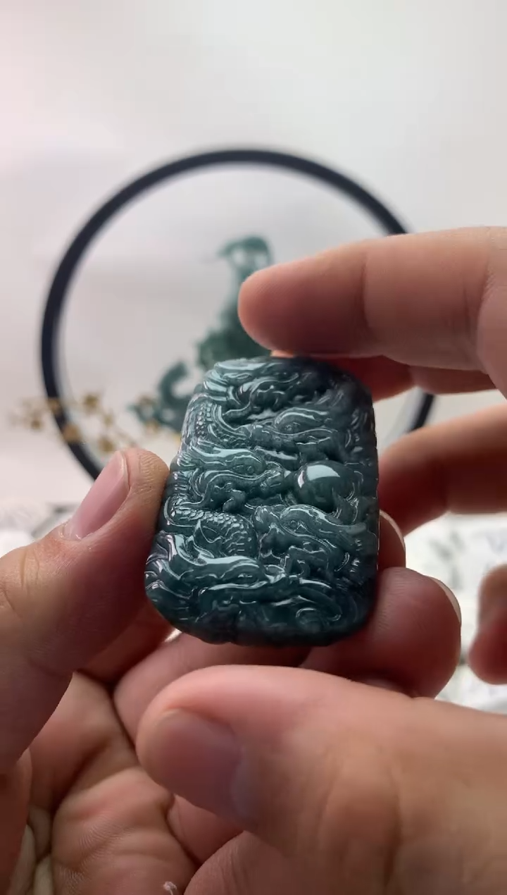 翡翠未镶嵌颈饰龙牌【品质一般能接受再拍】