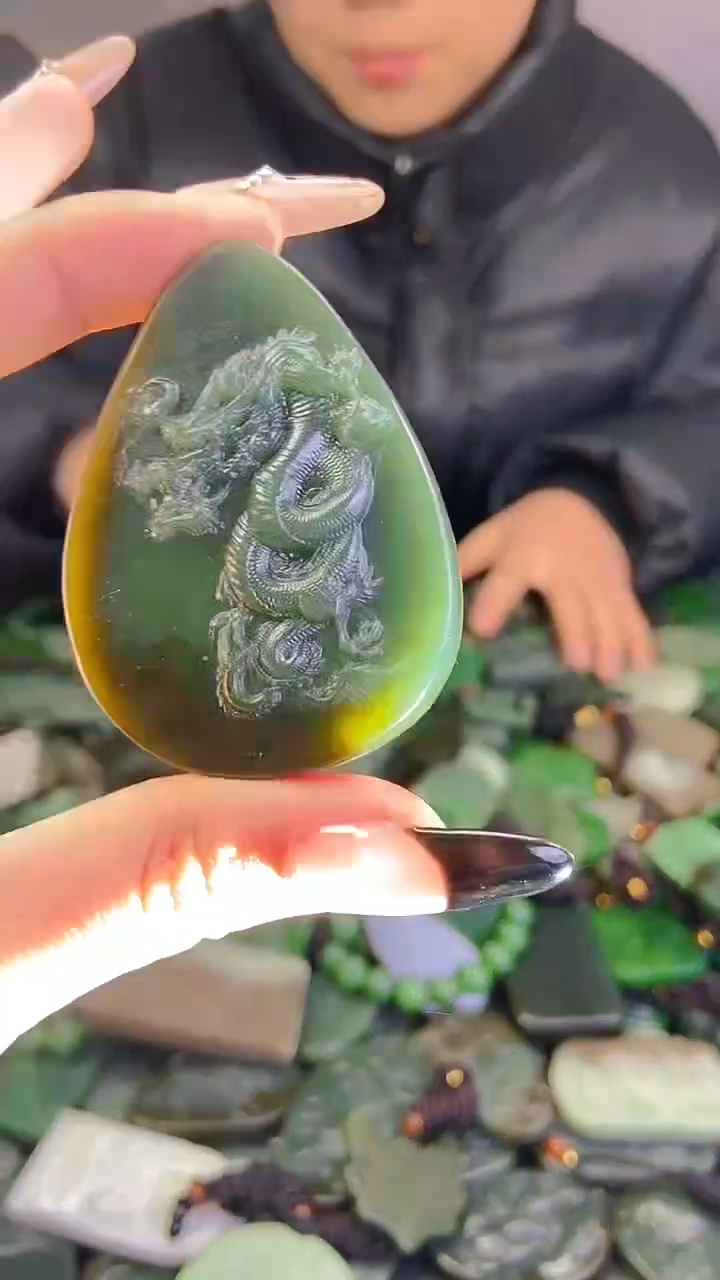 颈饰未镶嵌和田玉1