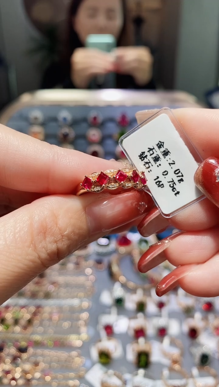 【闪购商品】红宝石戒指18K金镶嵌0.75.