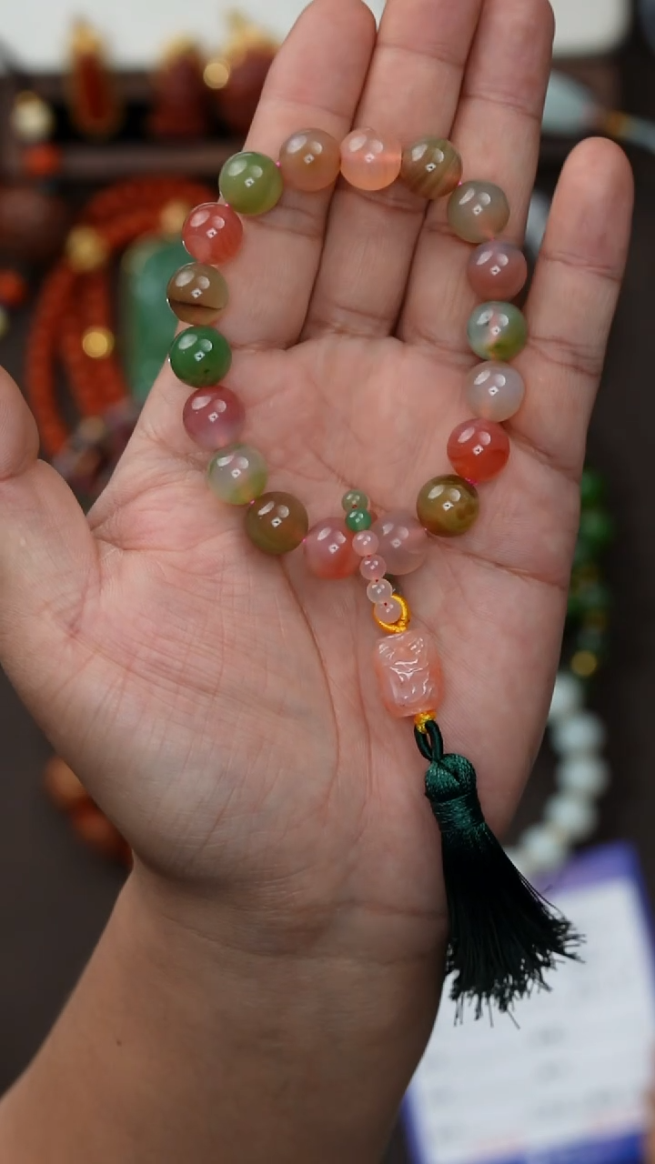 未镶嵌手串玛瑙/玉髓玫***。玛瑙手串