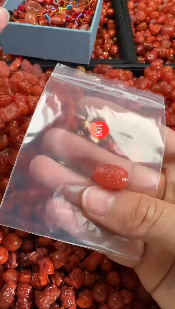 【闪购商品】南红玛瑙颈饰未镶嵌1
