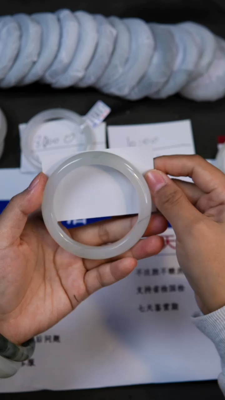 未镶嵌手镯石英质玉163-62/63