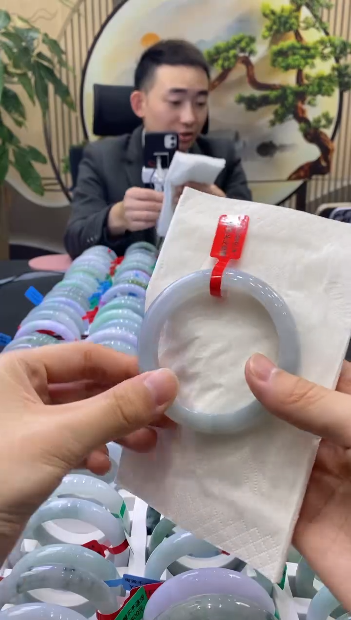 未镶嵌手镯翡翠6384